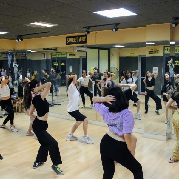 [Part time tháng 9] 2 nhân viên CSKH tại trung tâm học nhảy Sweet Art